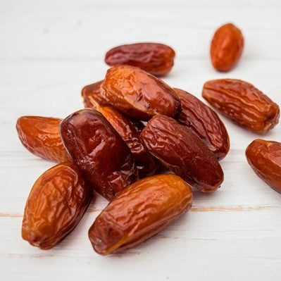 Dattes avec noyaux par 100g (0,80€/100g)