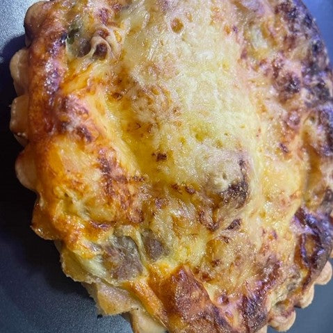 Tarte salée bio/locale du moment 14 cm "chez viva" (saucisse, brocoli et emmental)